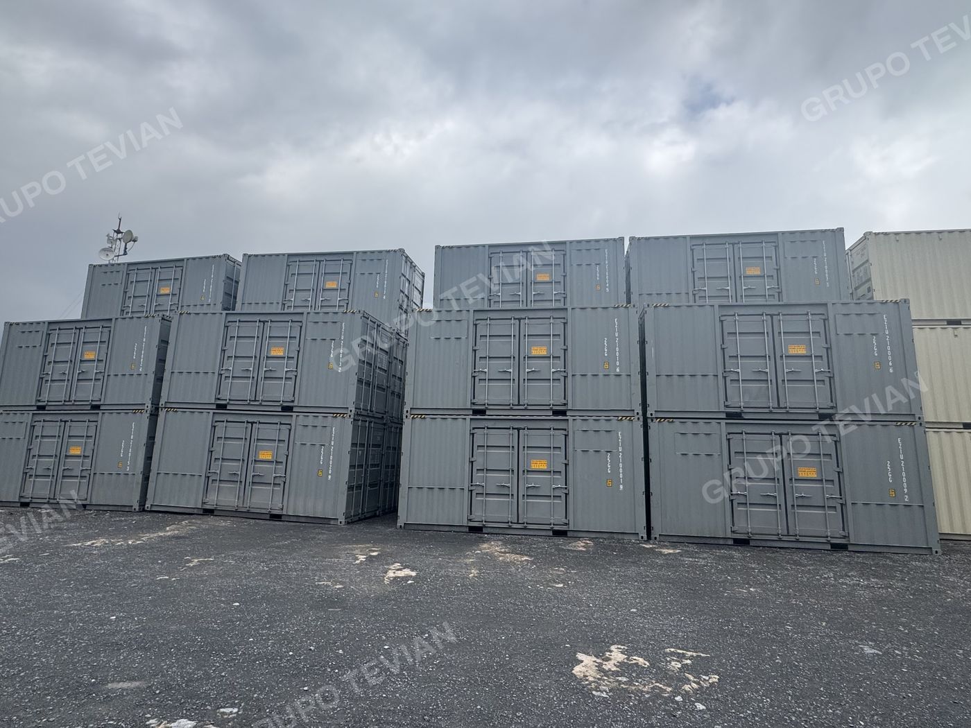 Contenedores con puerta lateral